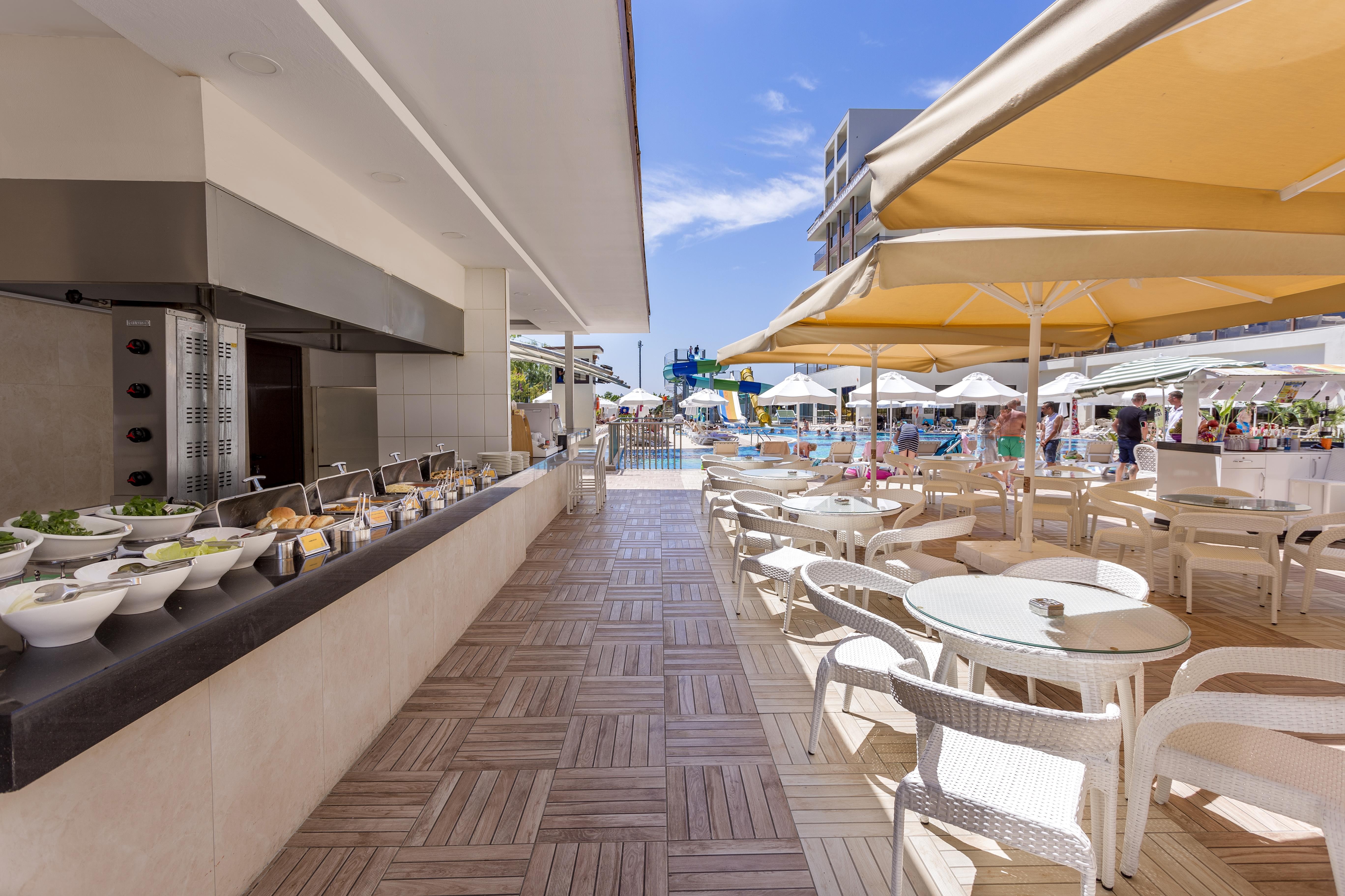 GLAMOUR RESORT & SPA 20