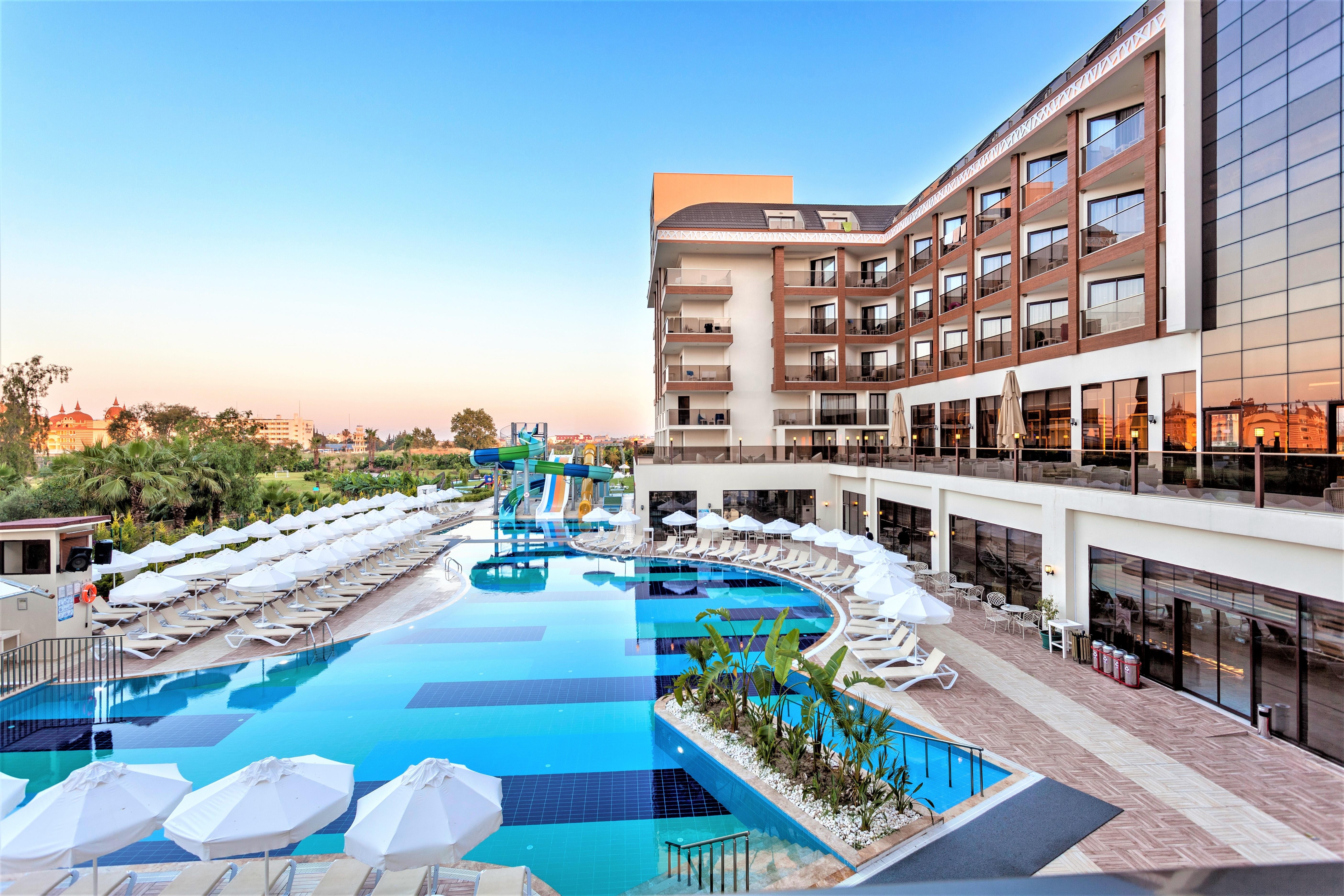 GLAMOUR RESORT & SPA 7