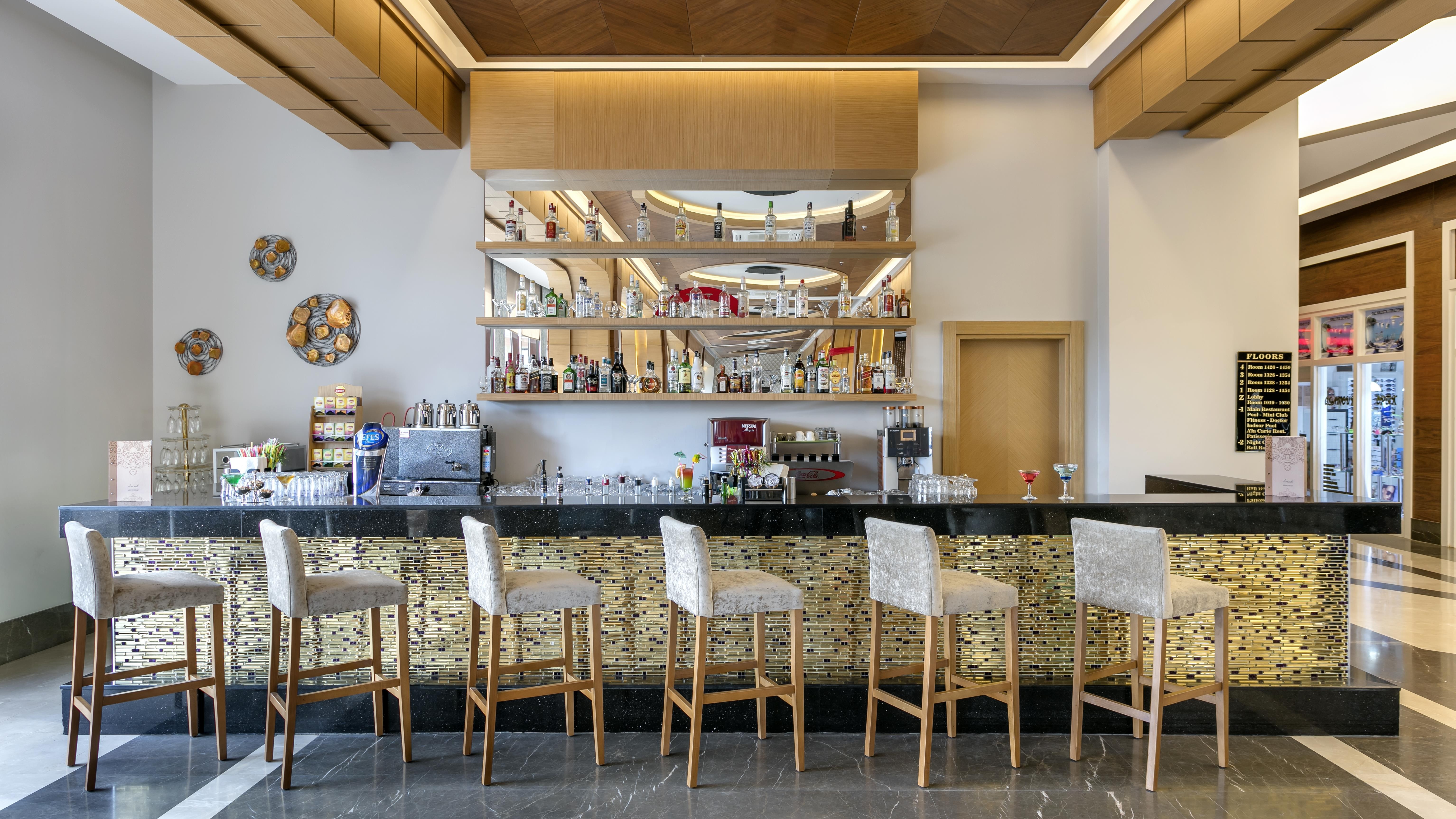 GLAMOUR RESORT & SPA 25