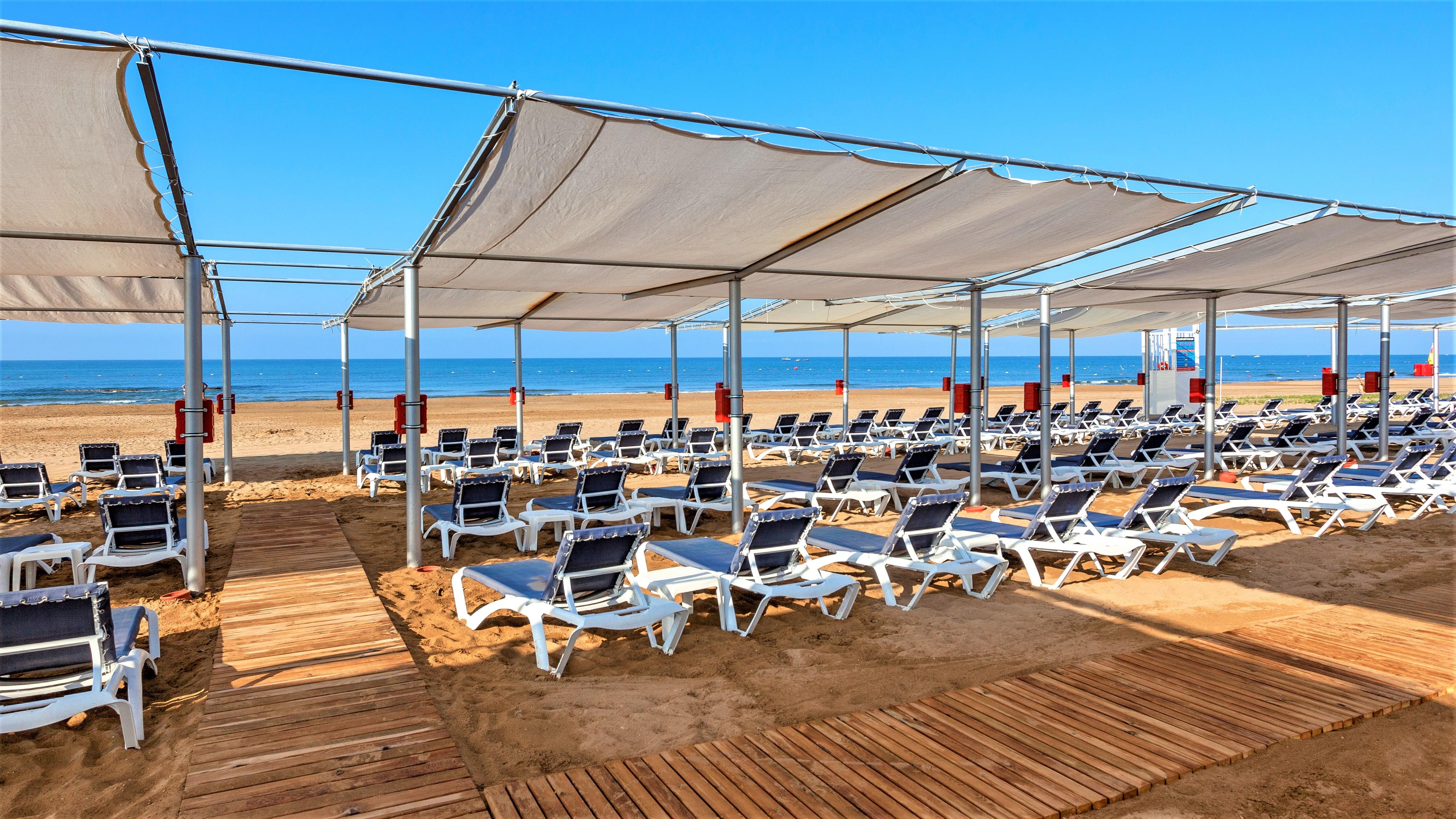 GLAMOUR RESORT & SPA 31