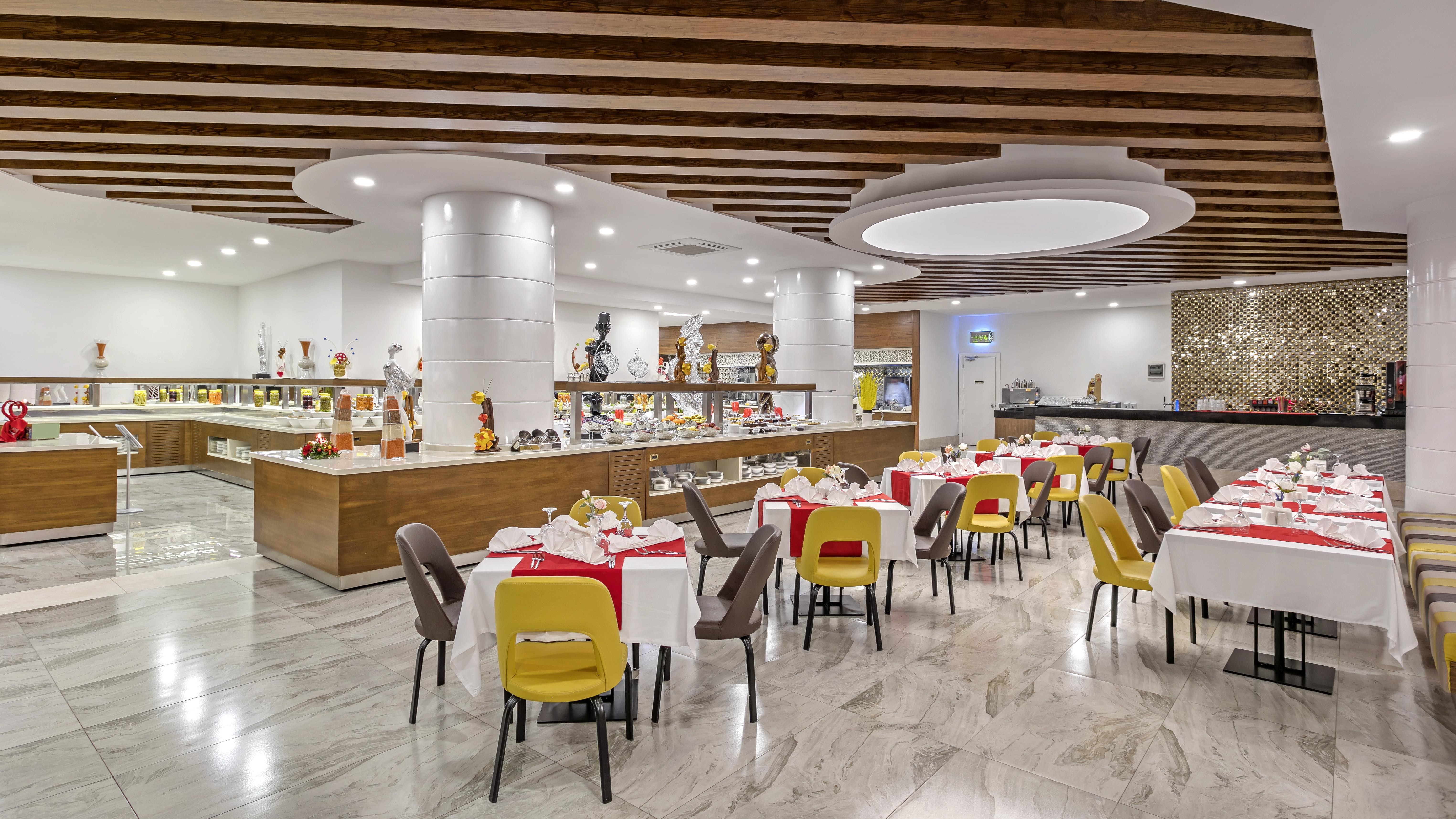 GLAMOUR RESORT & SPA 17