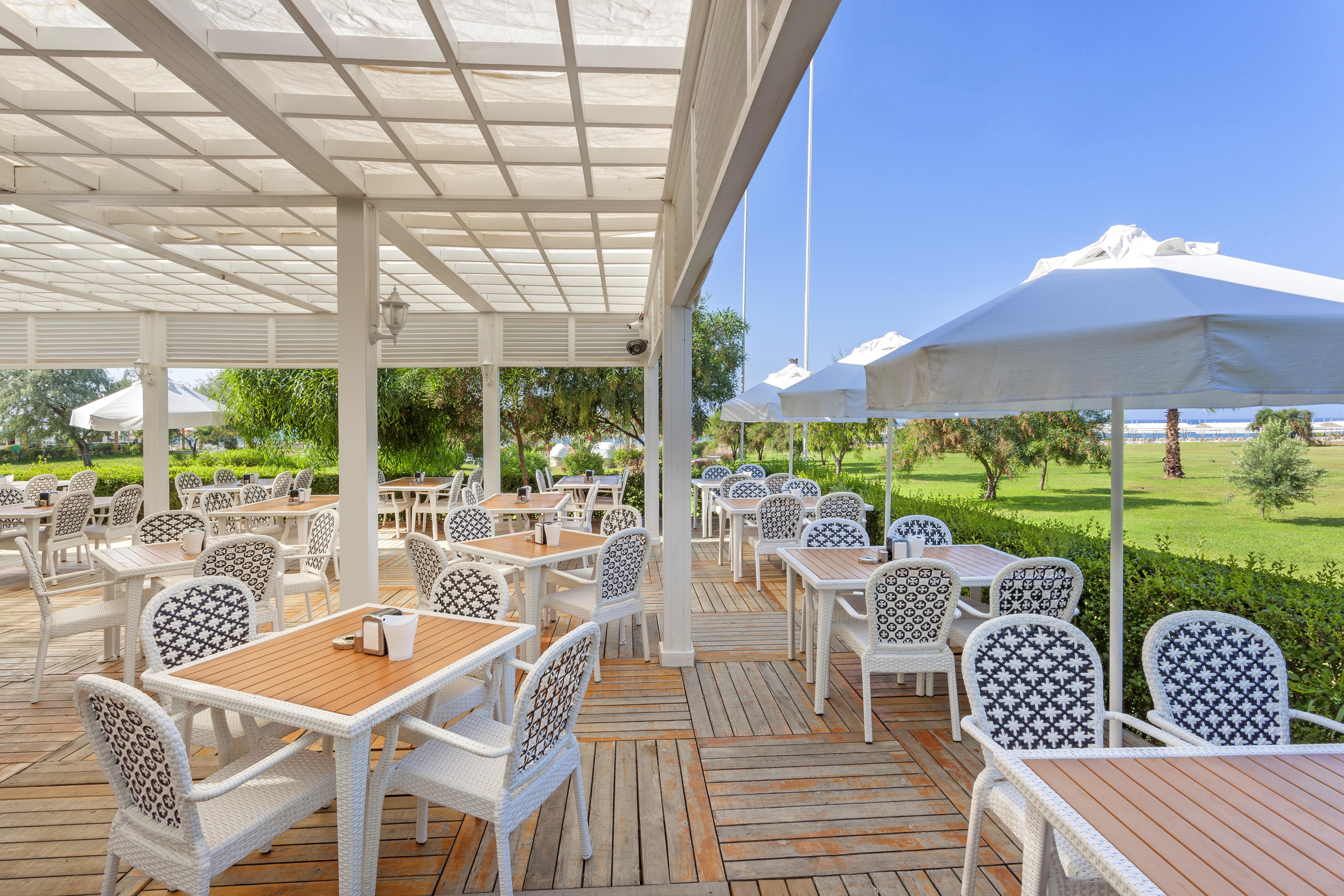 GLAMOUR RESORT & SPA 23