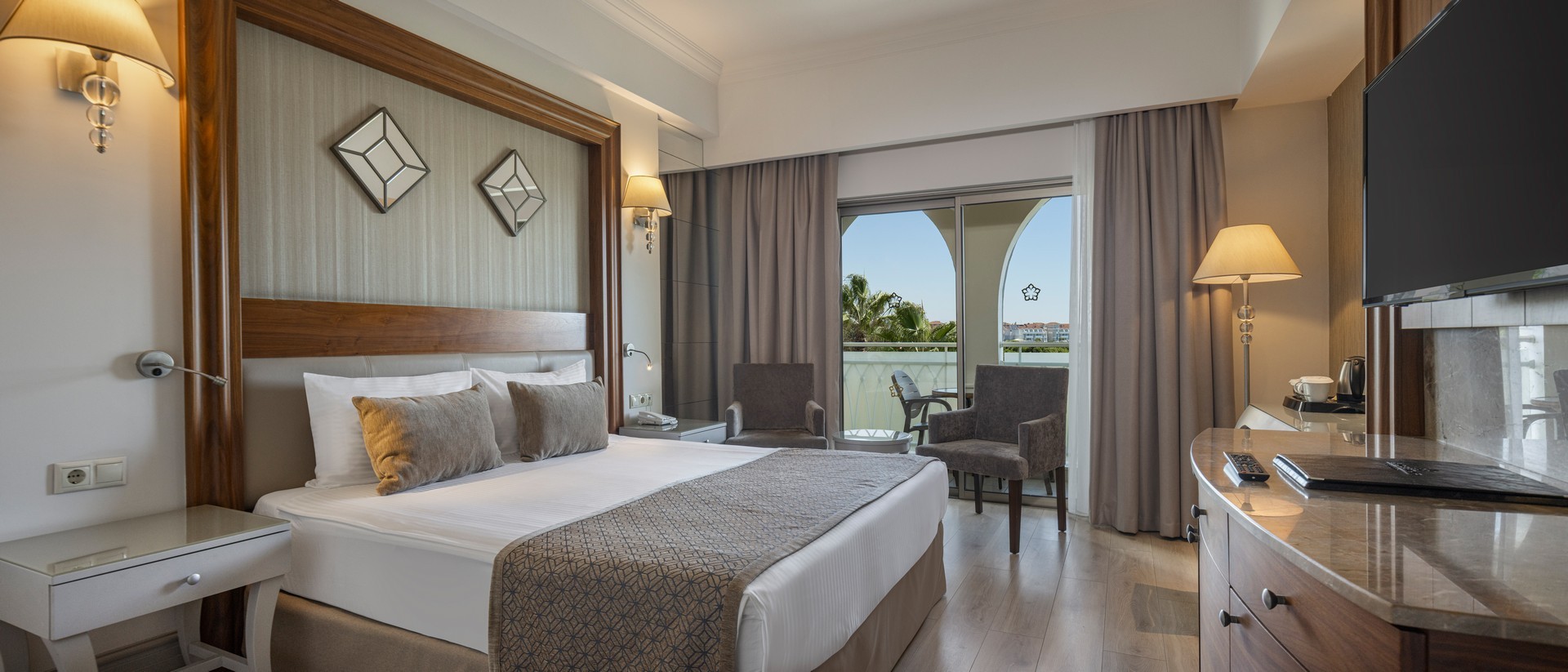 Side Star Resort  19