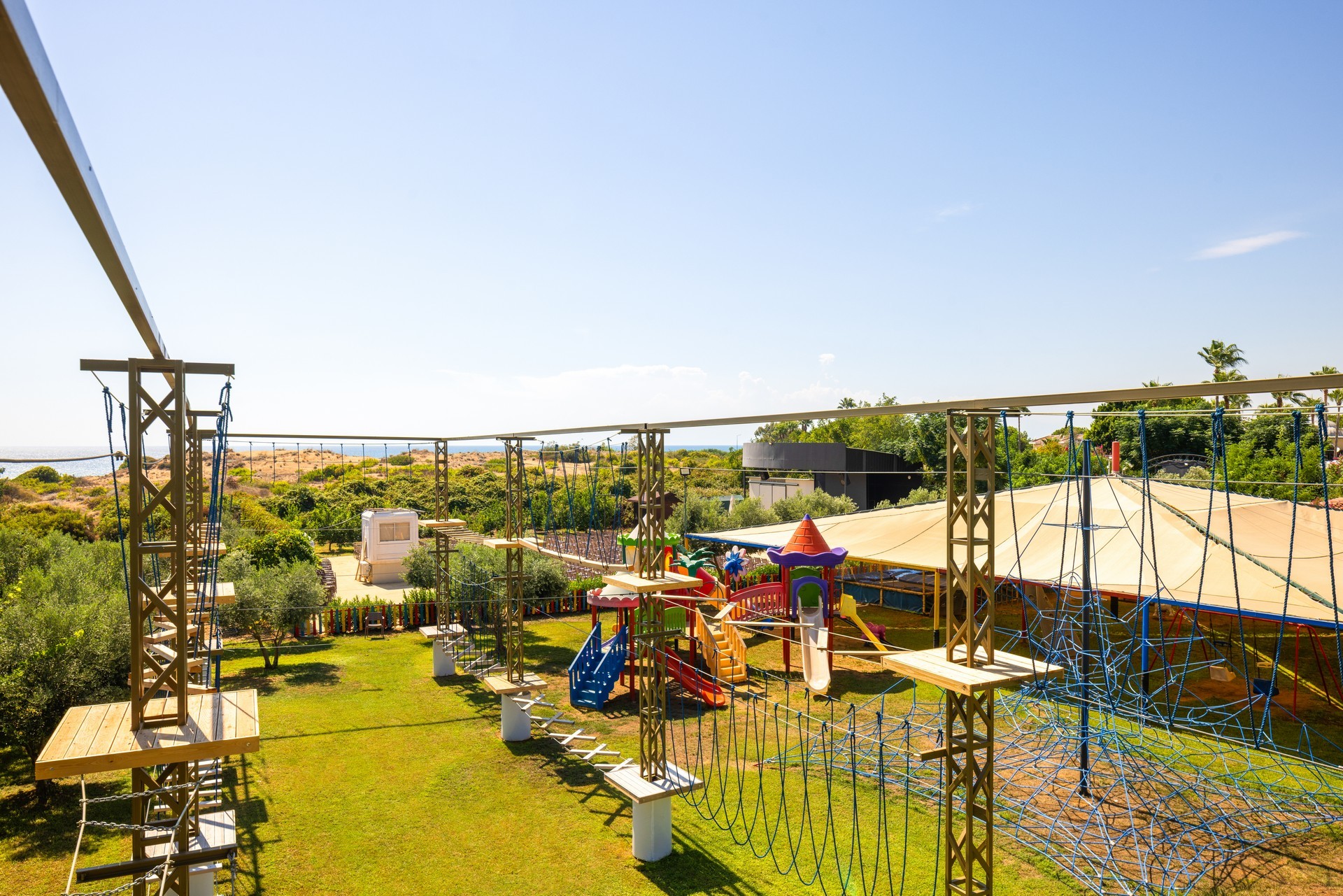 Side Star Resort  25