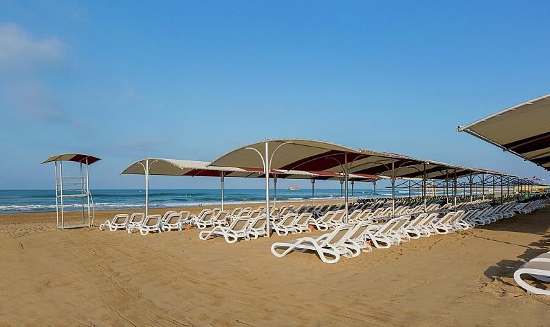 Side Royal Palace 12