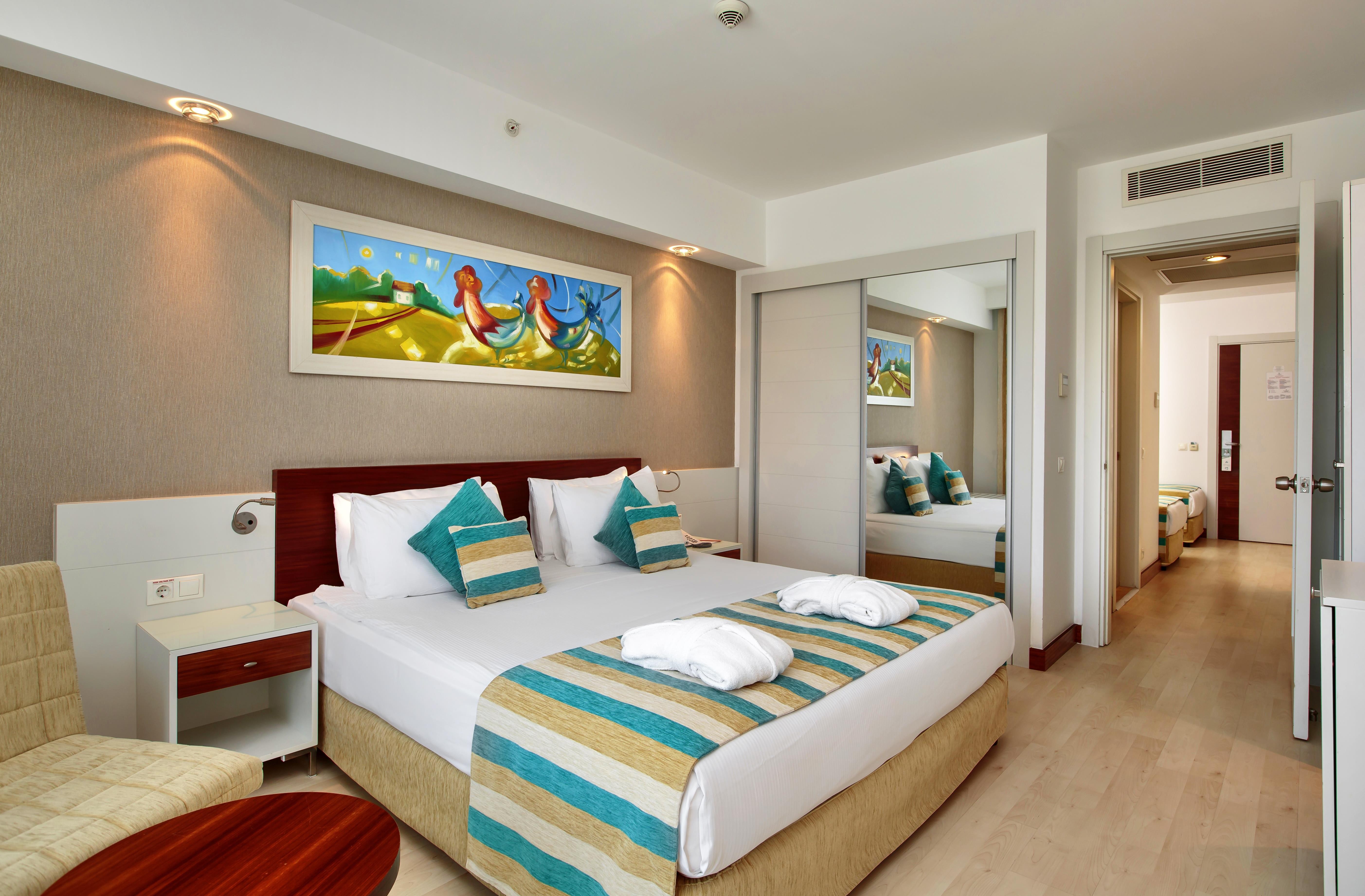 Sunis Evren Beach 35