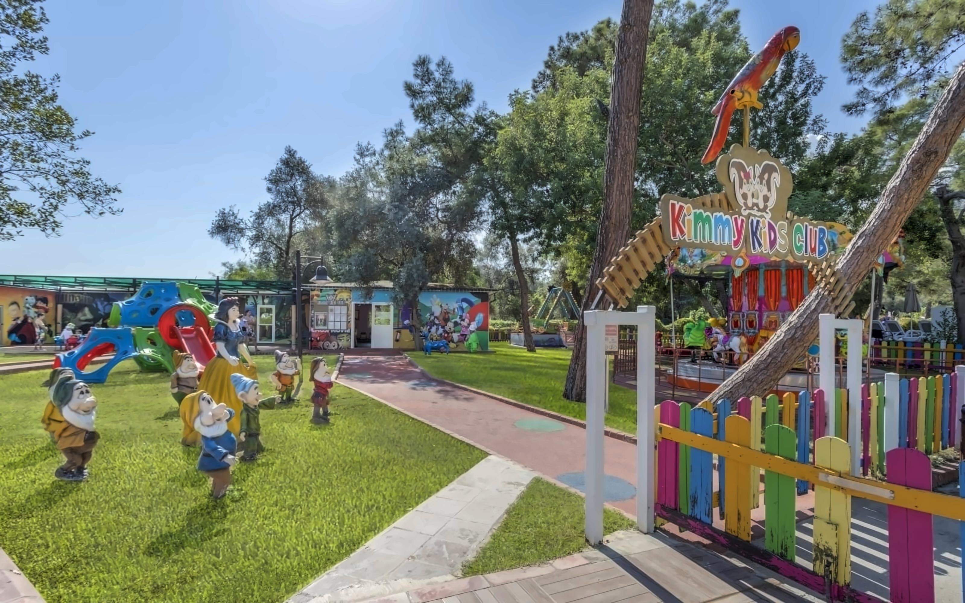 KIMEROS PARK HOLIDAY VILLAGE 24