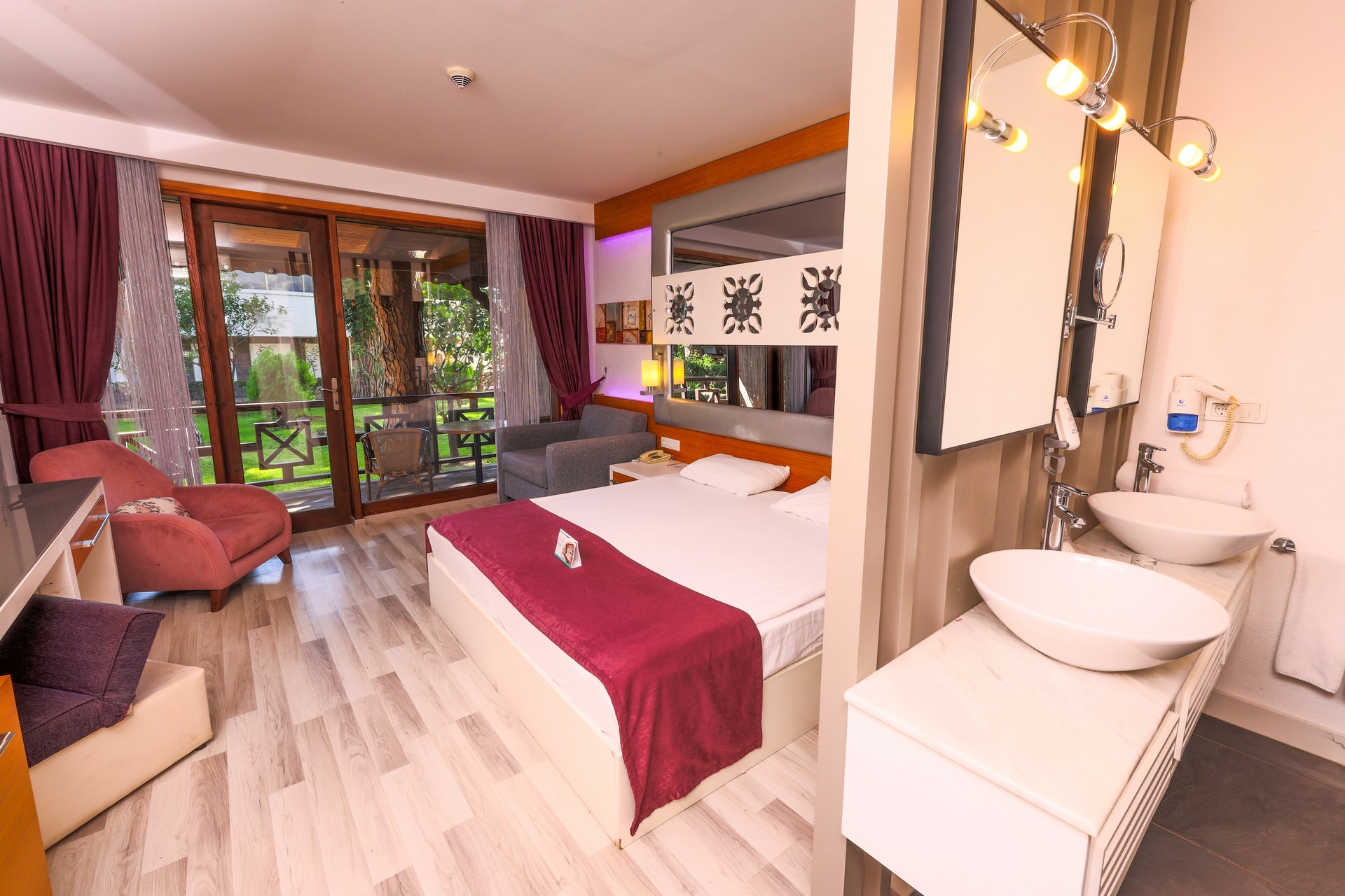 Flora Garden Beach 17