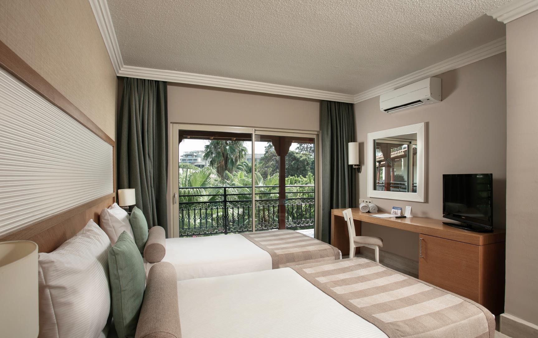 PALOMA OCEANA RESORT 23