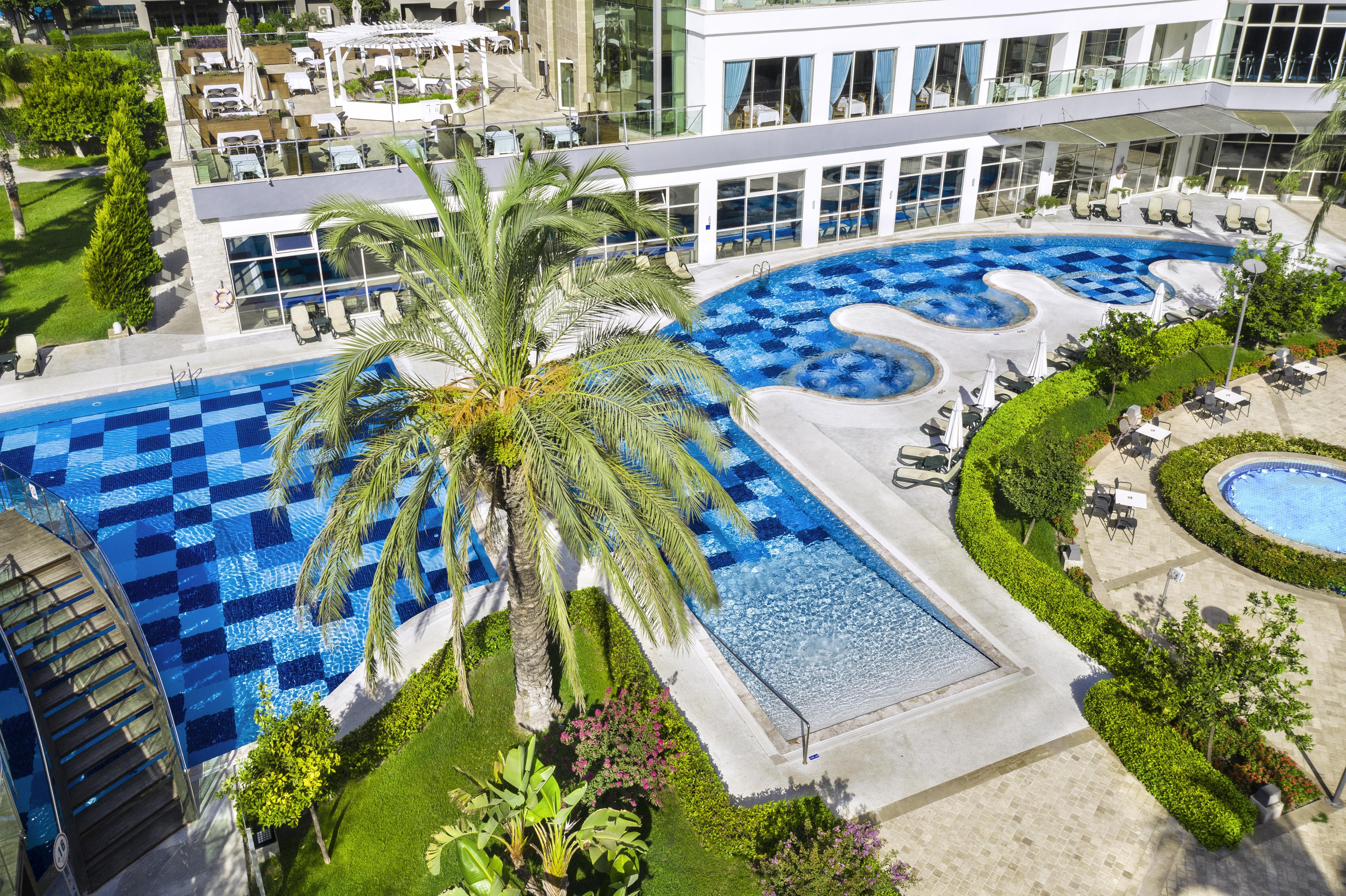 Sherwood Breezes Resort 8