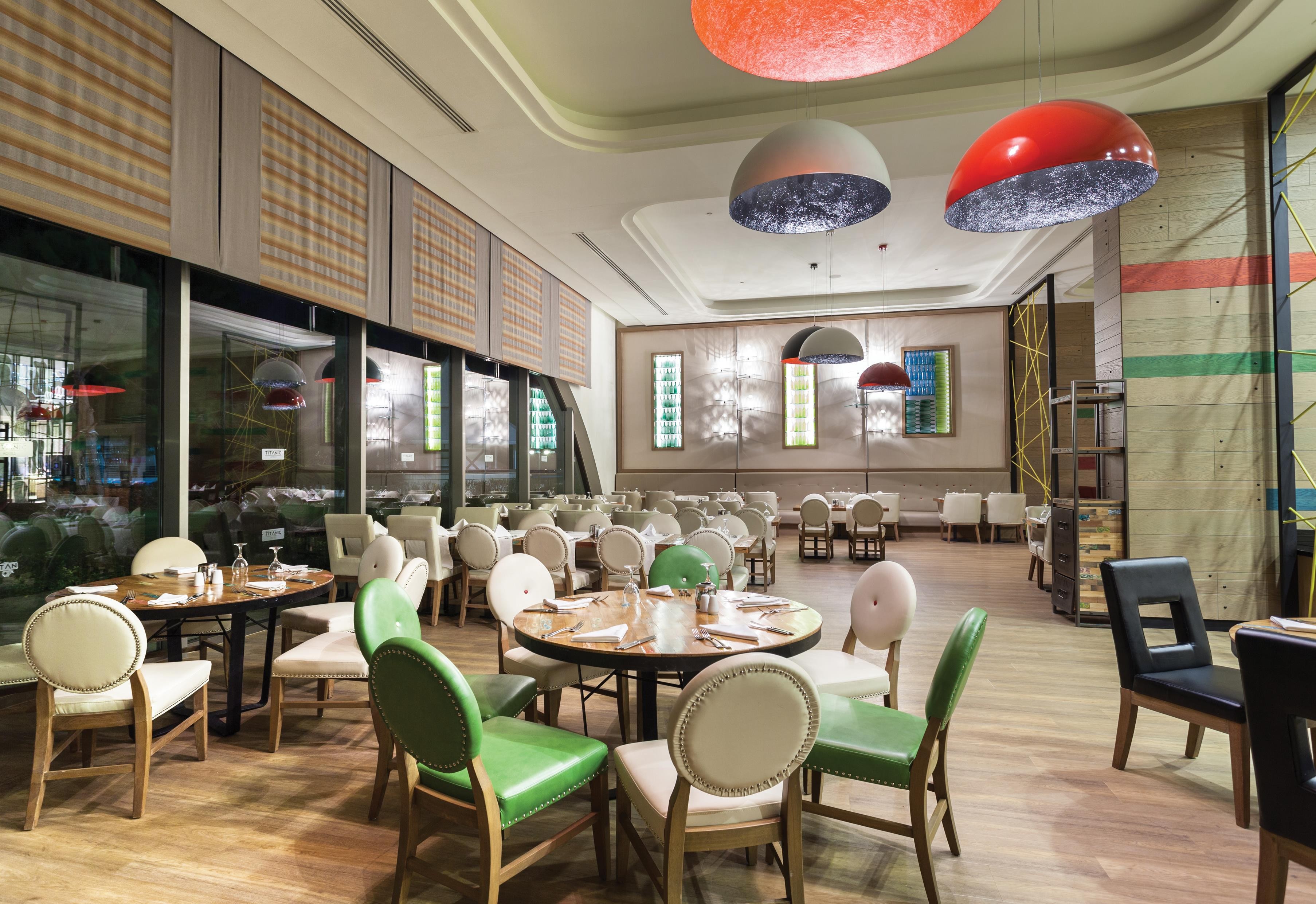 Titanic Deluxe Lara 16