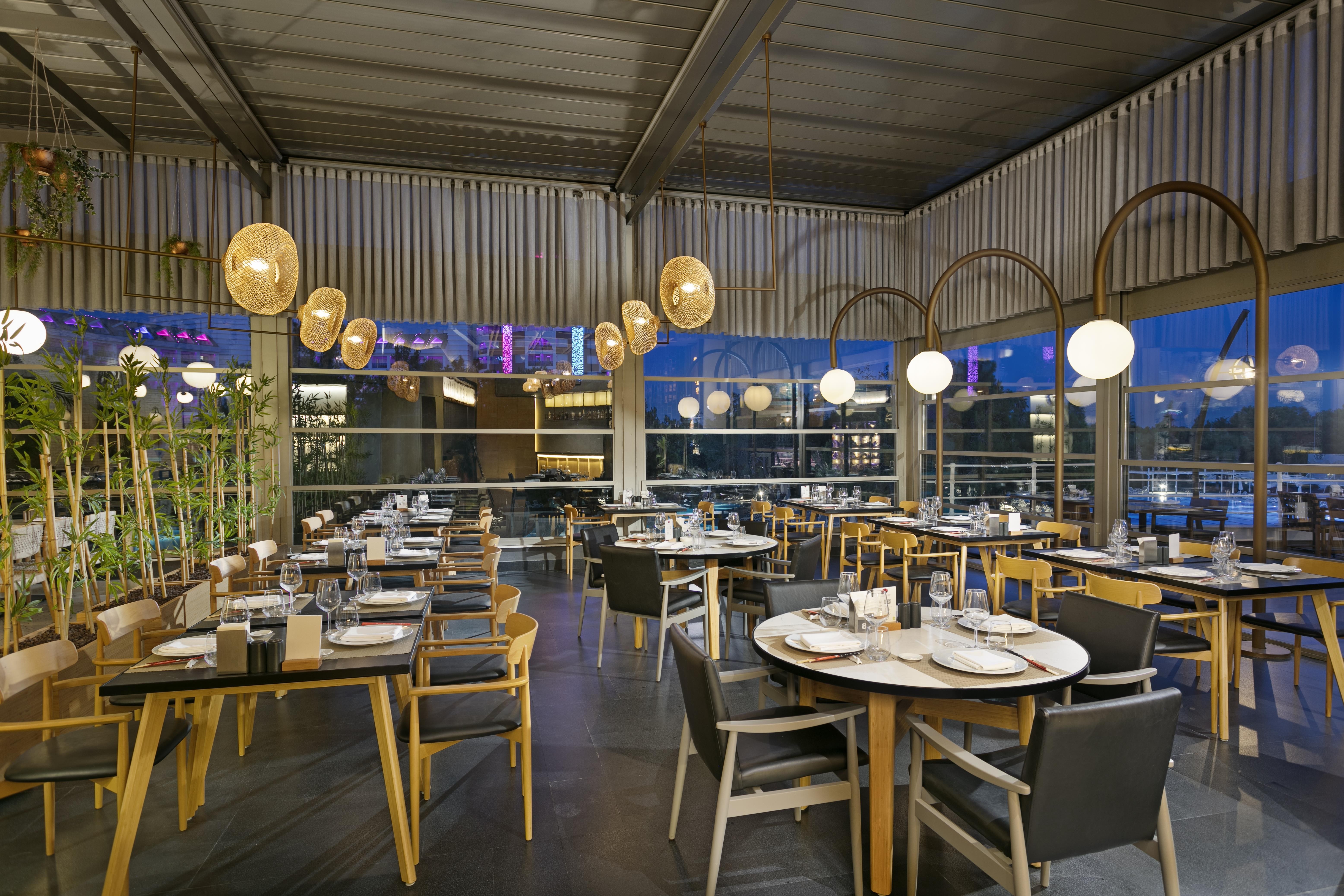 Titanic Deluxe Lara 18