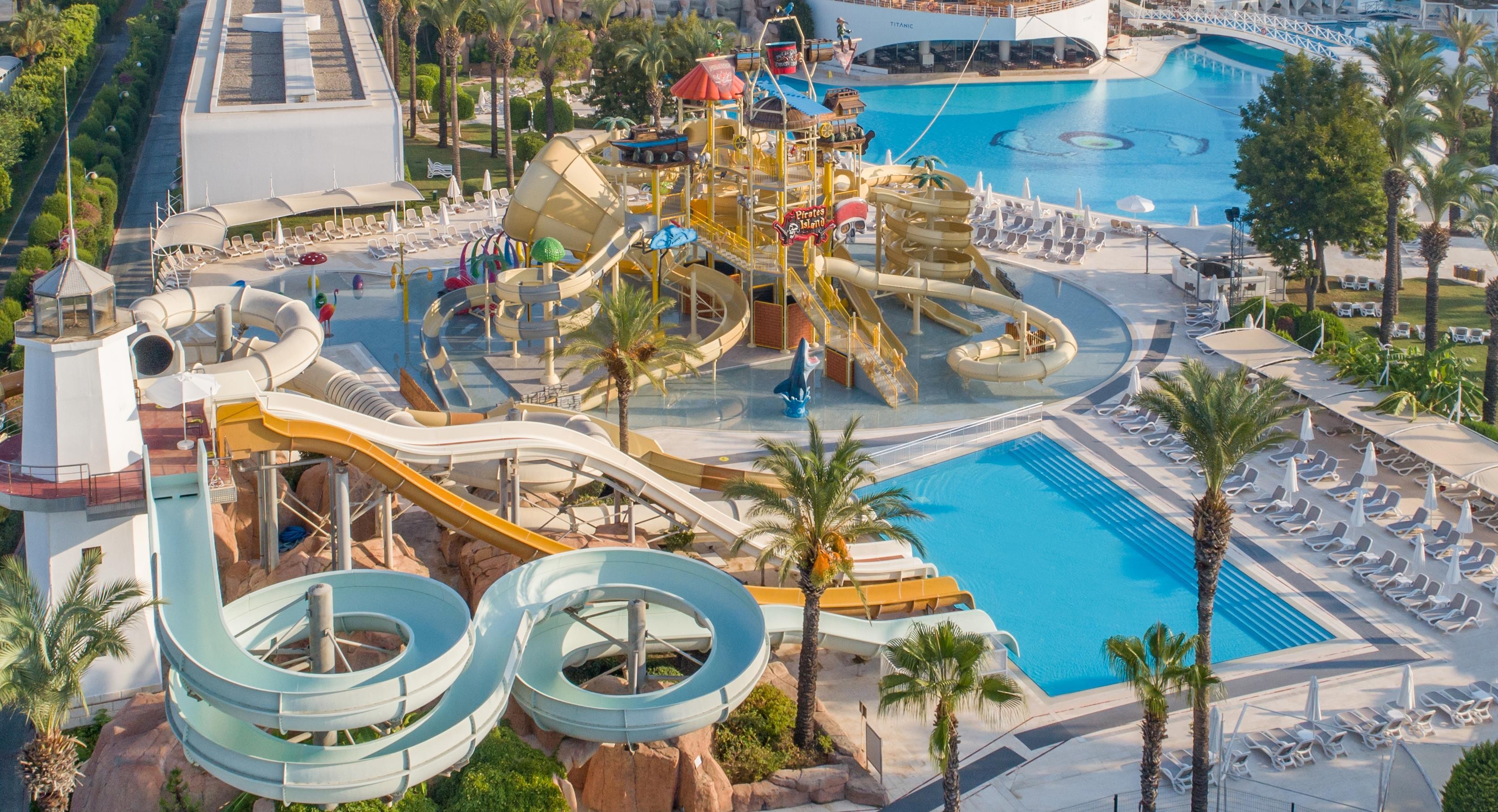 Titanic Deluxe Lara 7