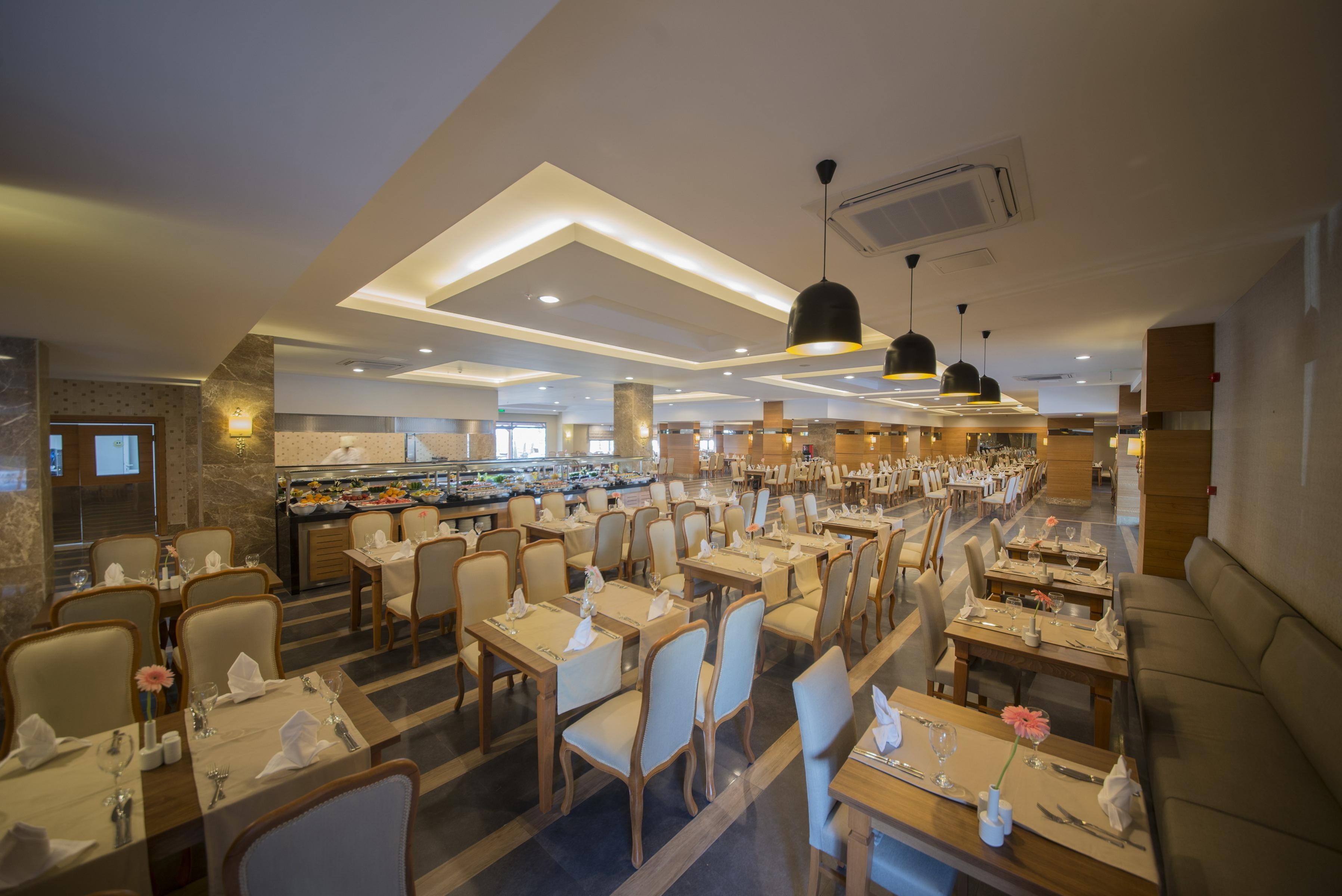 WYNDHAM GARDEN LARA 8