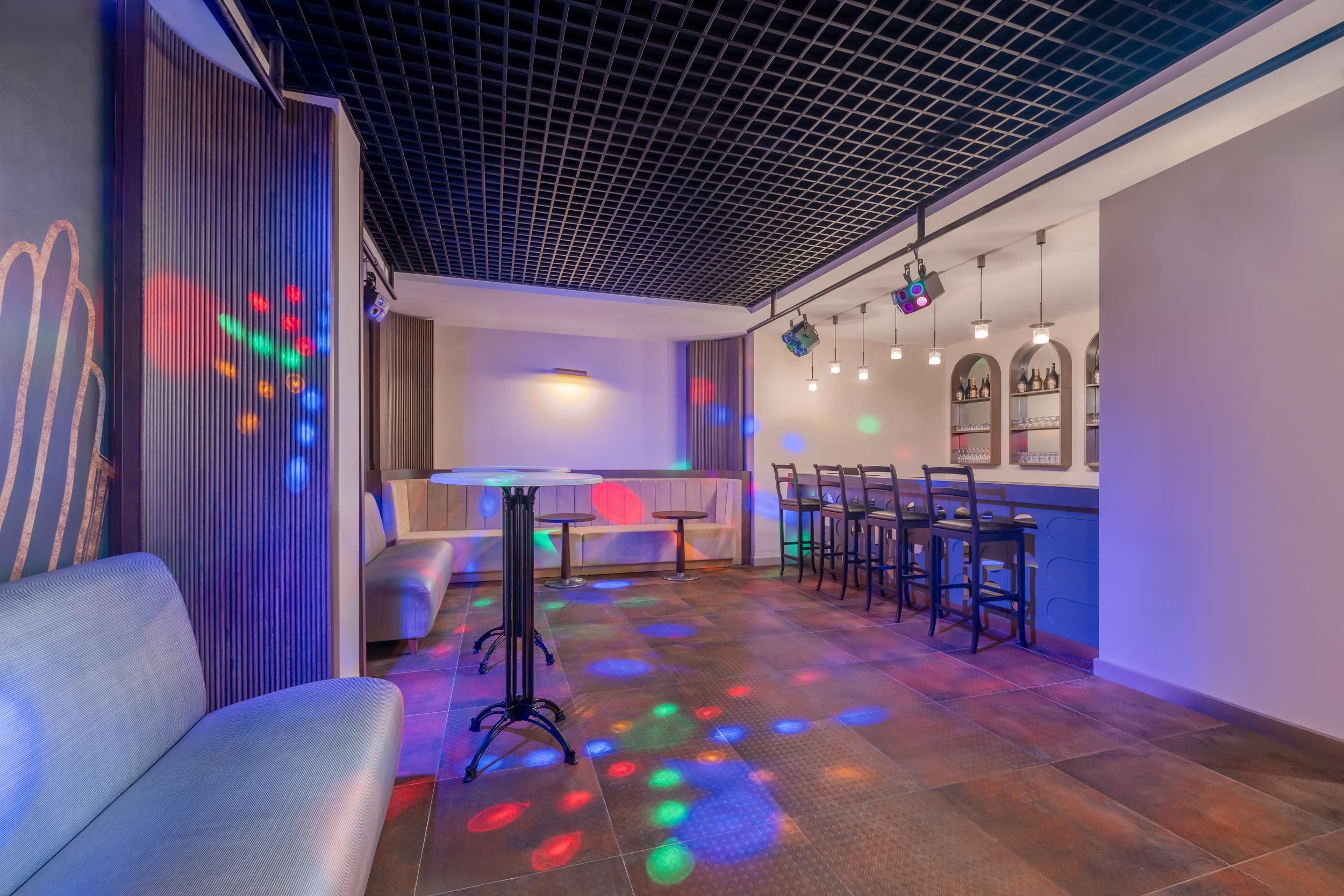 Trendy Palm Beach (Adults Only, 16+) 23