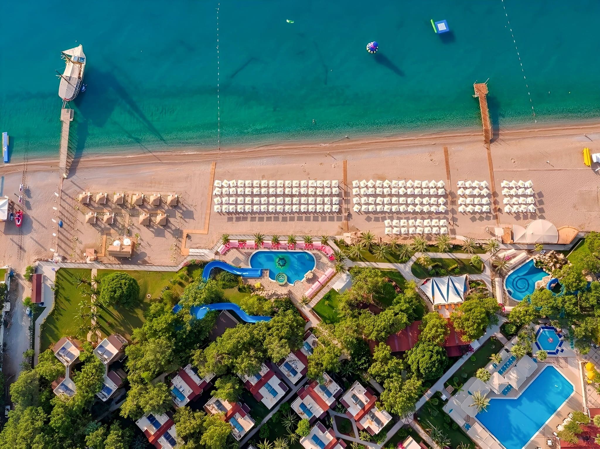 Pirates Beach Club 4