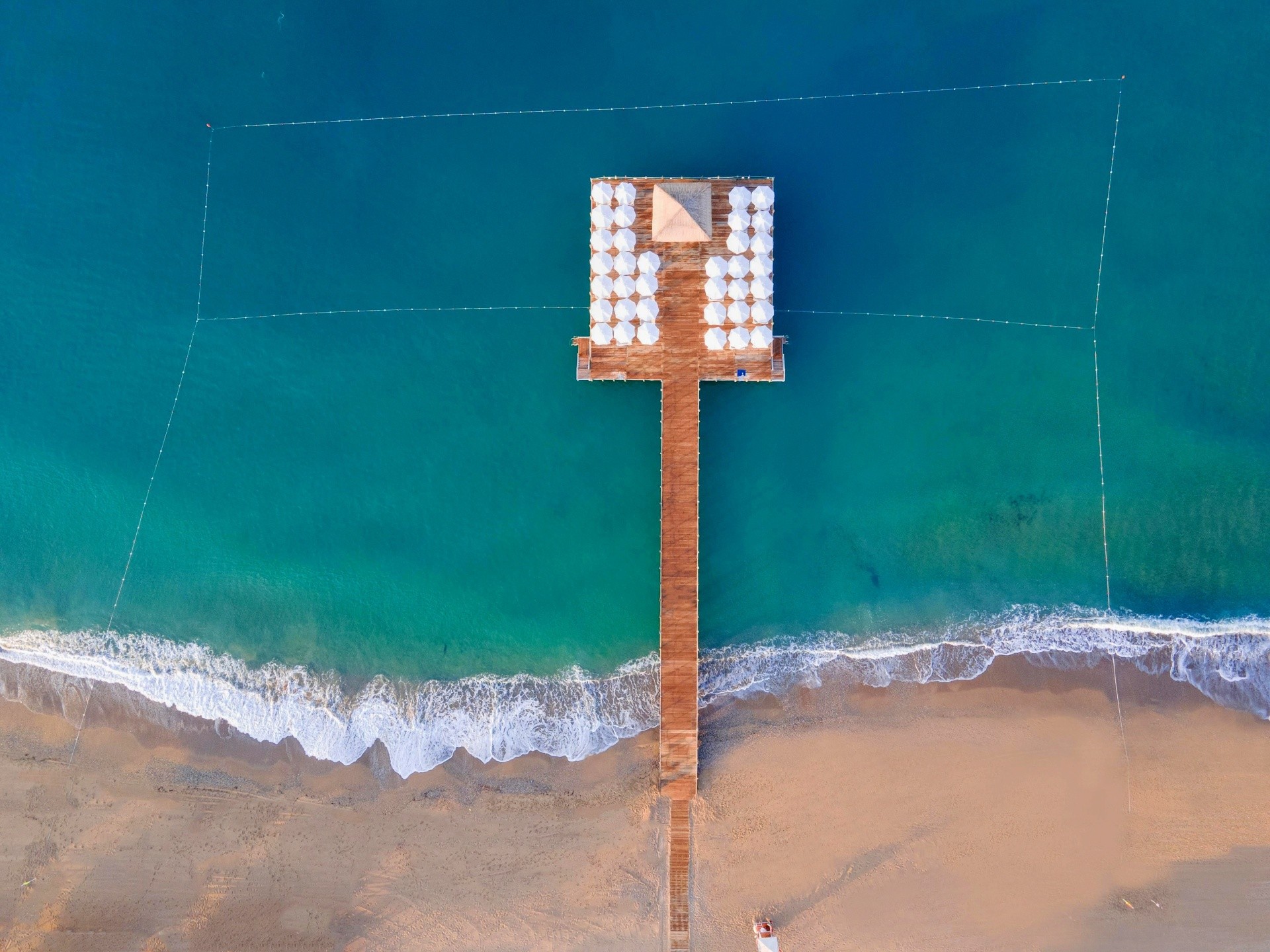 Blue Waters Club & Hotel 10