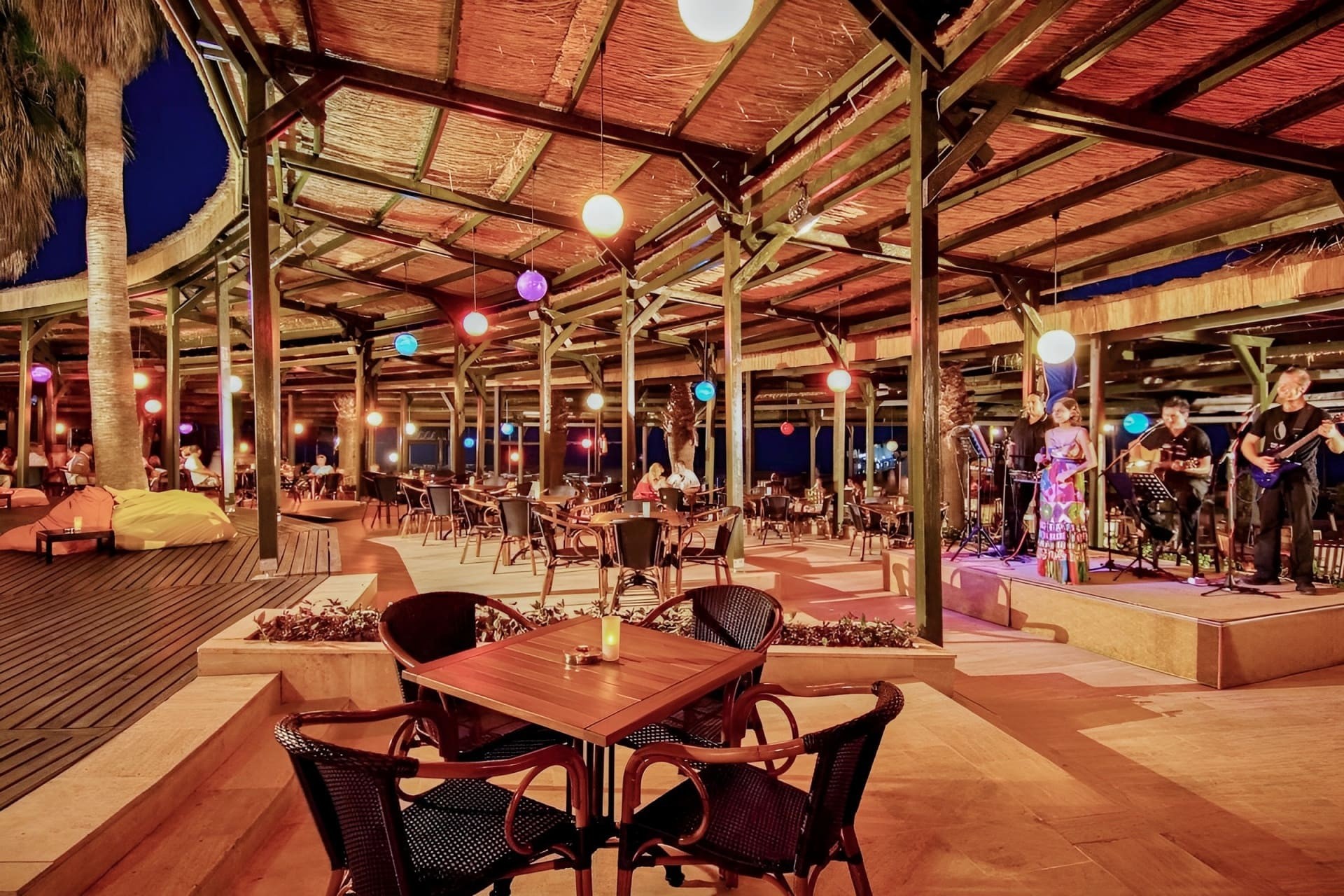 Blue Waters Club & Hotel 20