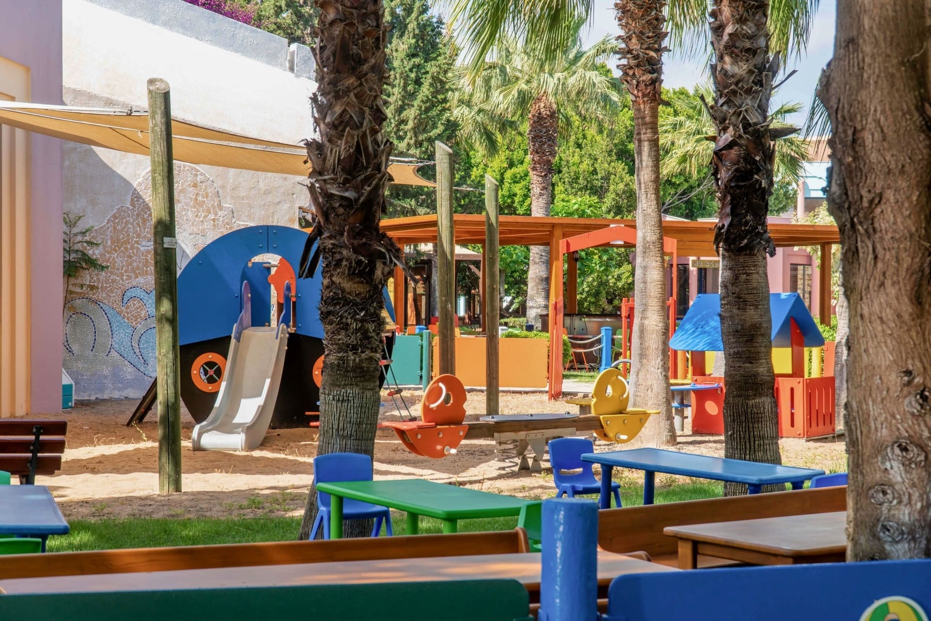 Blue Waters Club & Hotel 28