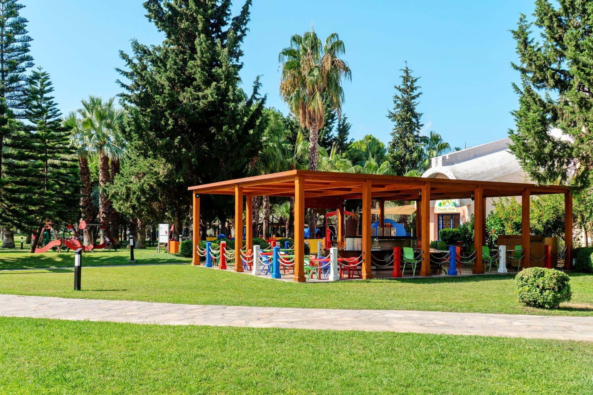 Blue Waters Club & Hotel 29