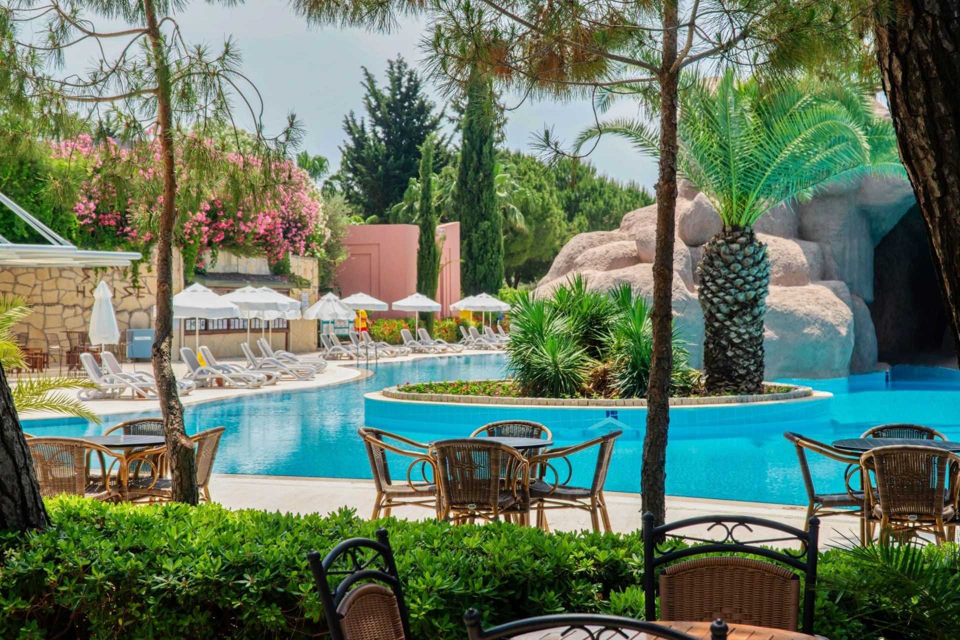 Blue Waters Club & Hotel 6