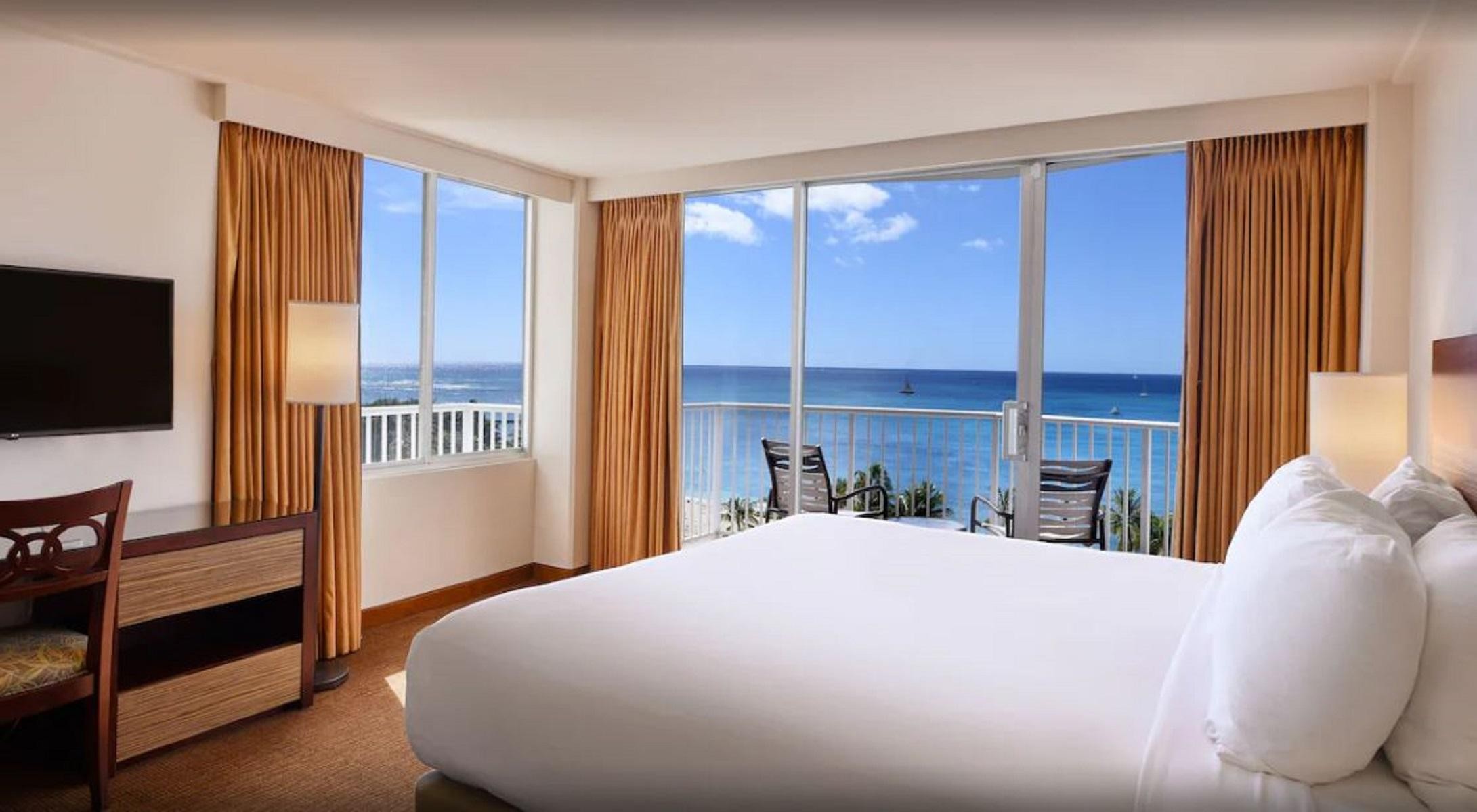 Aqua Park Shore Waikiki