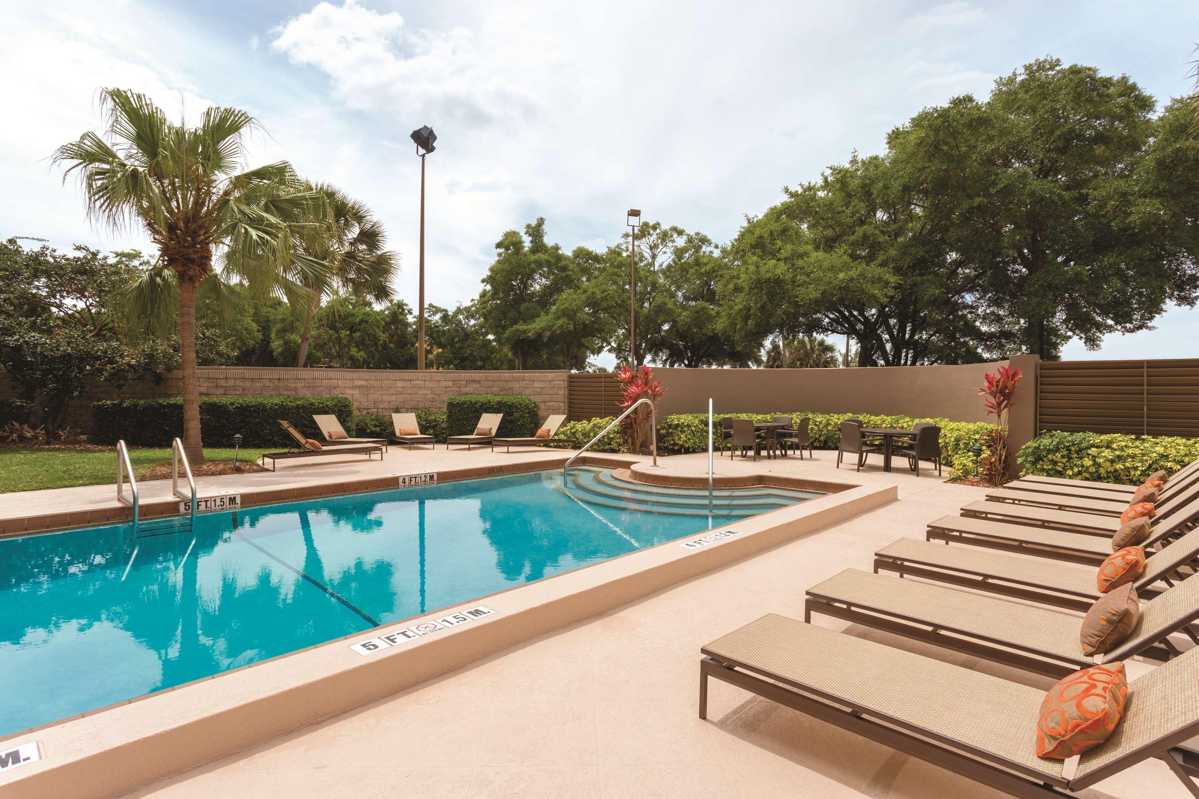 Embassy Suites by Hilton Orlando - International Drive ICON Park