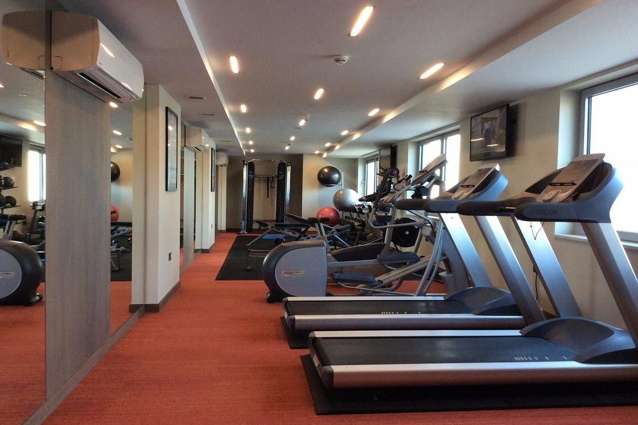 Clayton Hotel Chiswick 9